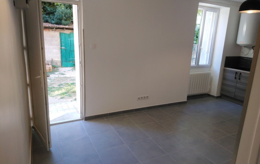 Annonces CARPENTRAS : Appartement | SORGUES (84700) | 31 m2 | 540 € 