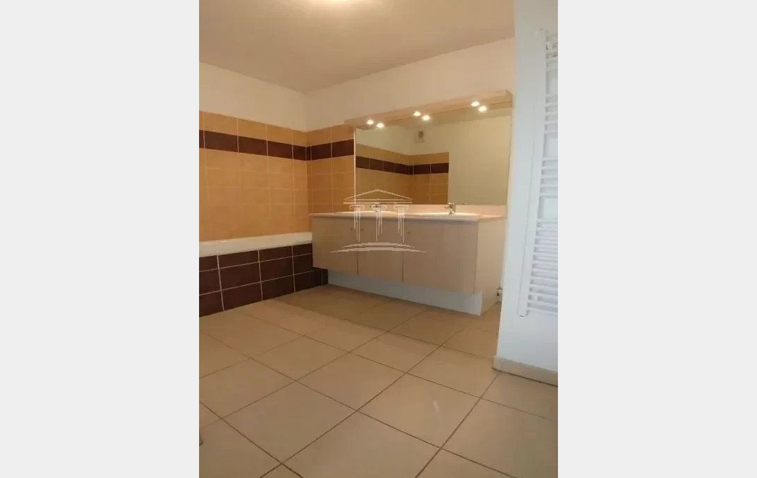 Annonces CARPENTRAS : Appartement | SORGUES (84700) | 60 m2 | 159 000 € 