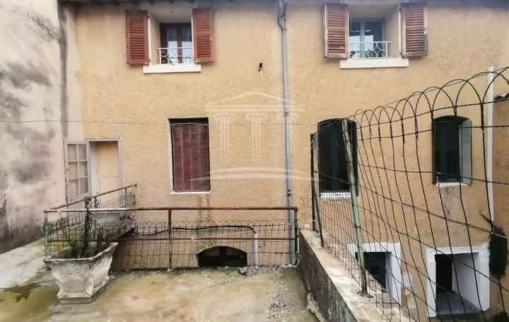  Annonces CARPENTRAS Immeuble | SORGUES (84700) | 200 m2 | 243 000 € 