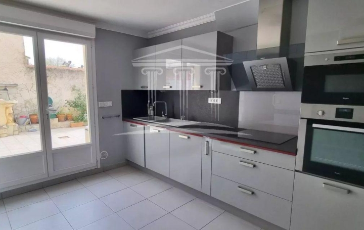 Maison   SORGUES  185 m2 244 000 € 